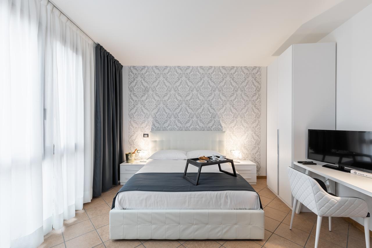 Lake Como Golf Hotel Figino Serenza ภายนอก รูปภาพ