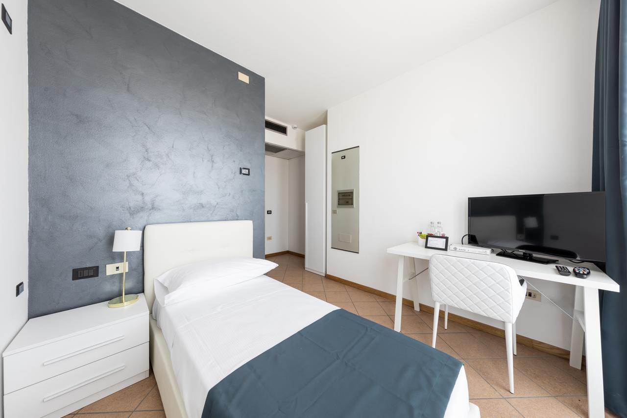 Lake Como Golf Hotel Figino Serenza ภายนอก รูปภาพ
