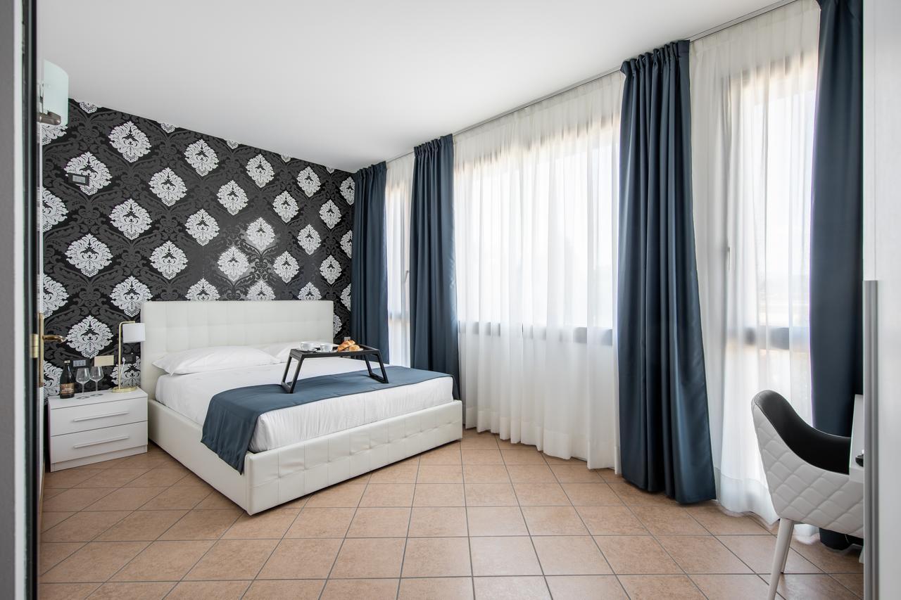 Lake Como Golf Hotel Figino Serenza ภายนอก รูปภาพ