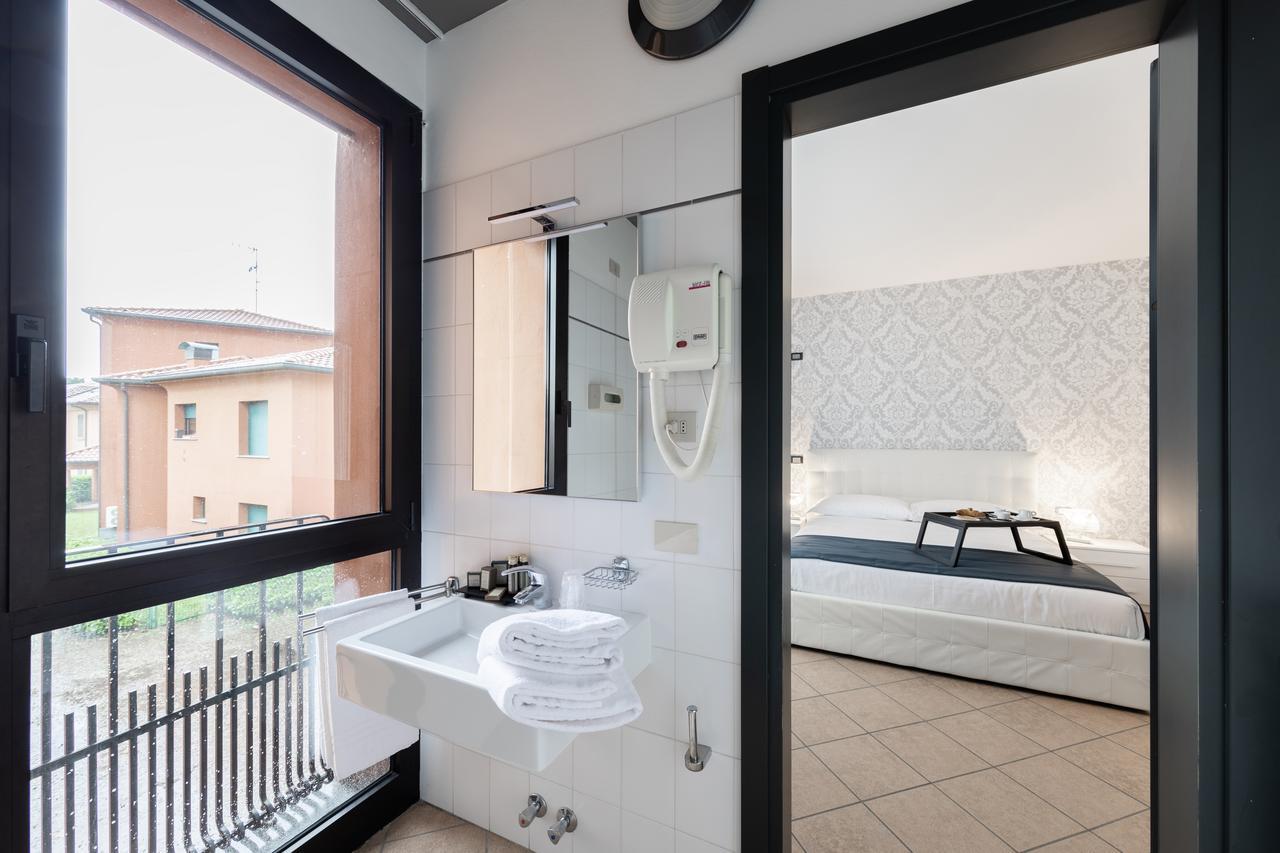 Lake Como Golf Hotel Figino Serenza ภายนอก รูปภาพ