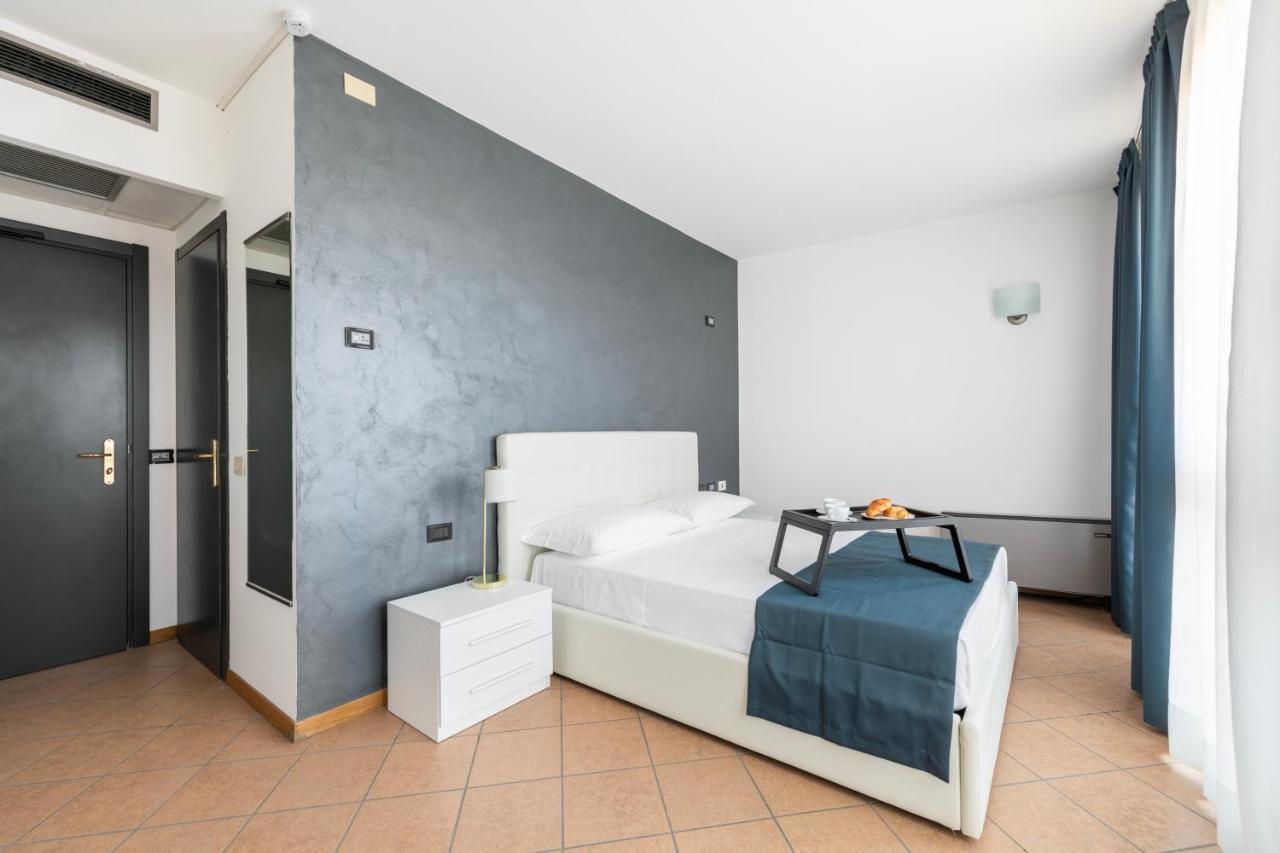 Lake Como Golf Hotel Figino Serenza ภายนอก รูปภาพ